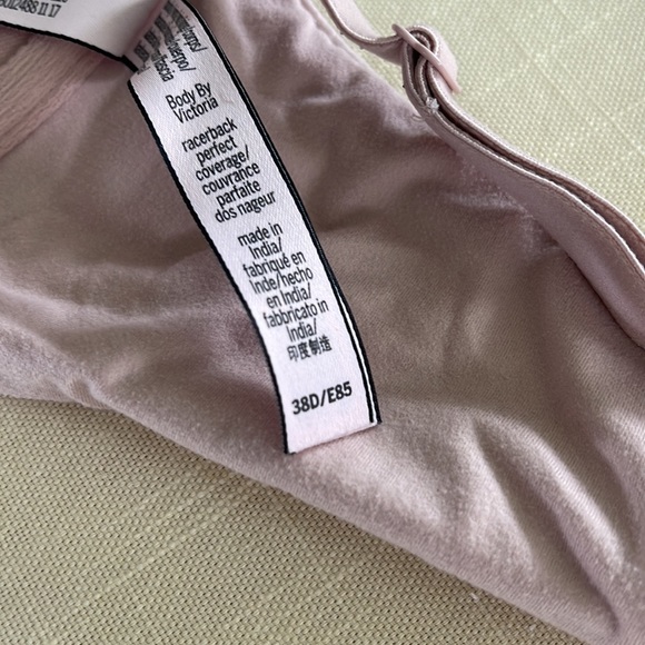 Victoria Secret Bras - Picture 3 of 4